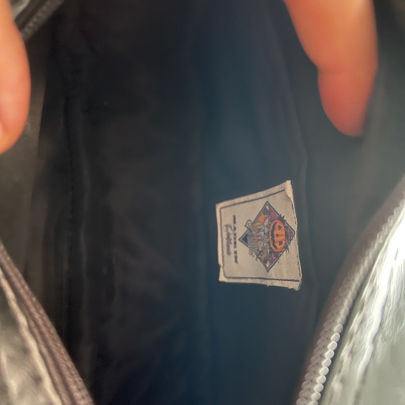 ❌ SOLD ❌ Love Pain and Stitches Fanny pack - Picture 2 of 2